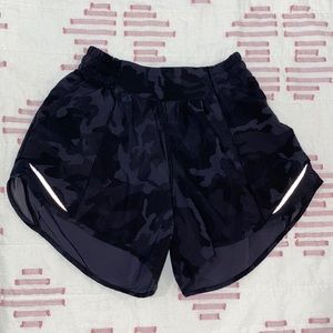 Lululemon Hotty Hot Short II 4" Incognito Camo Size 2